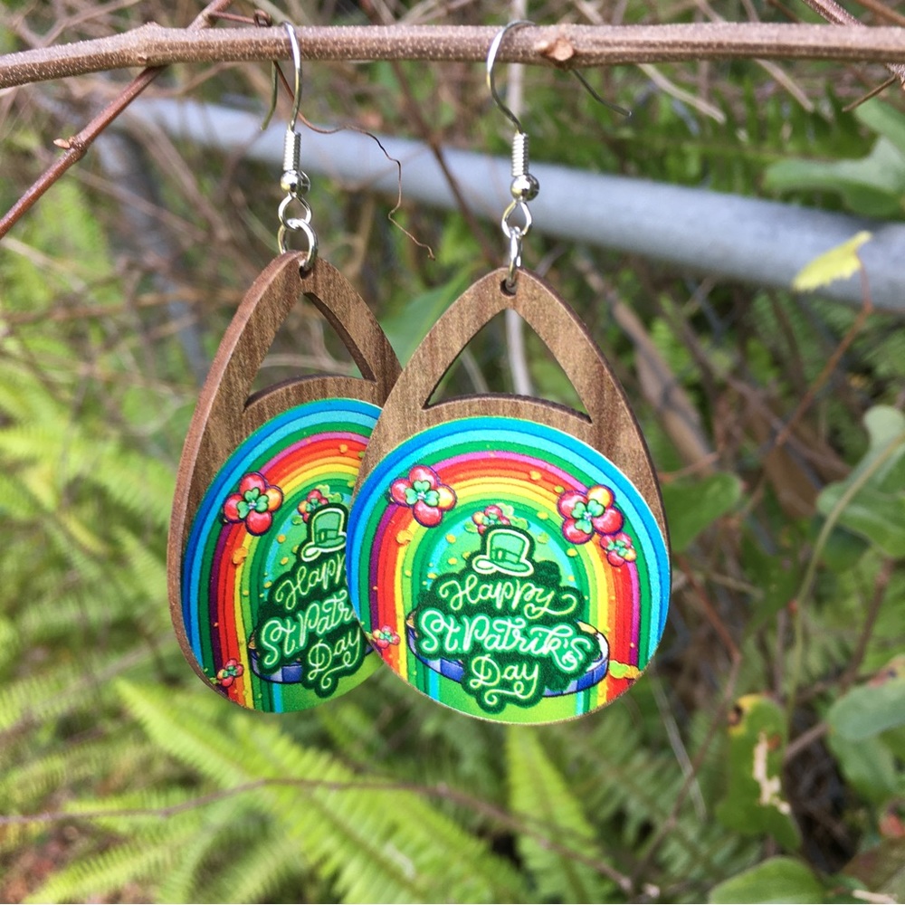 2 Sets Earrings Wood vintage St Patrick Day